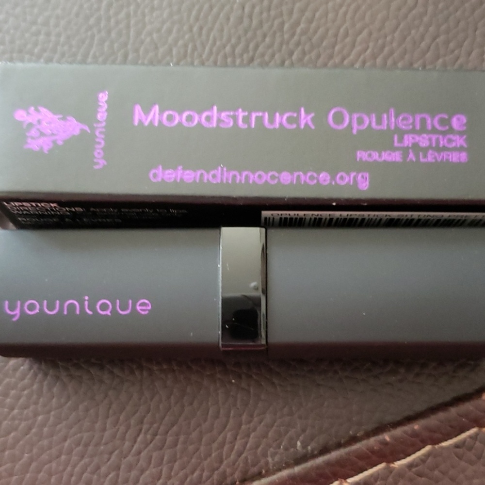 Younique moodstruck opulence lipstick